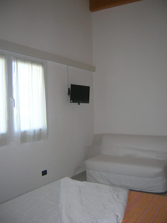 B&B S'Ena Suni Cameră foto